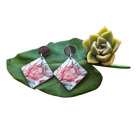 PROTEA/METAL SQUARE EARRINGS (In Wooden Gift Box) — view 2