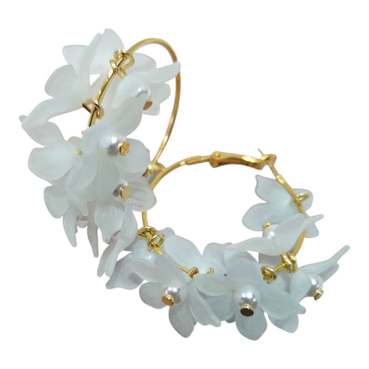 String of Daisies on a Loop Earring Set (White)