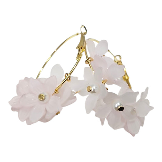 String of Daisies on a Loop Earring Set (Light Pink)