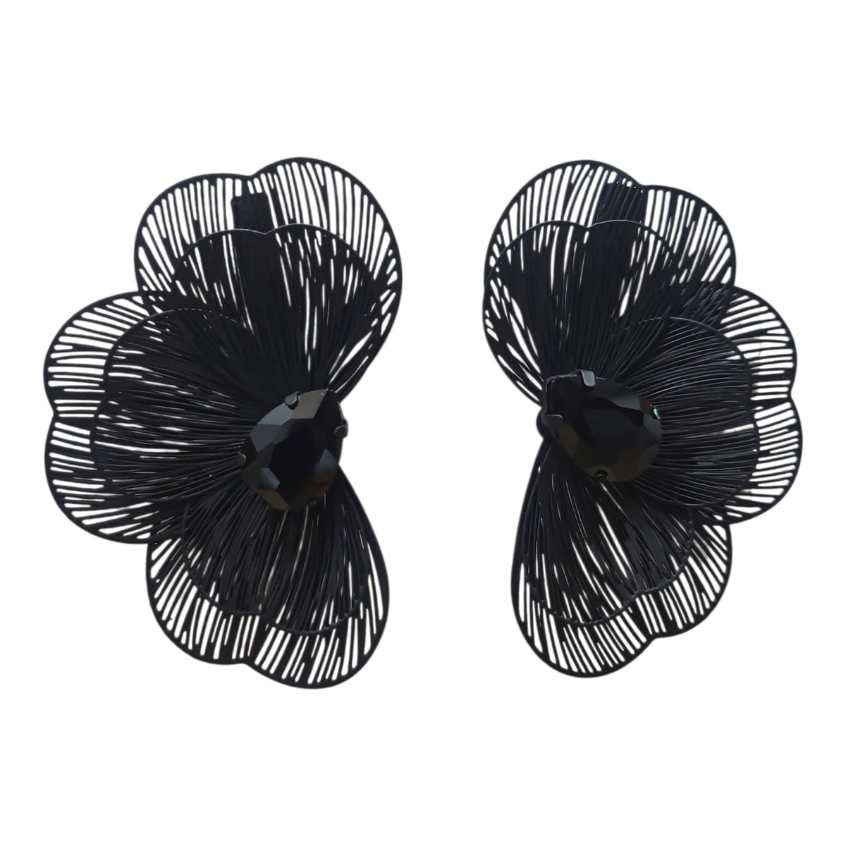 Trendy Floral Light Metal Earring Set (Black)