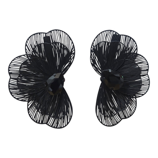 Trendy Floral Light Metal Earring Set (Black)