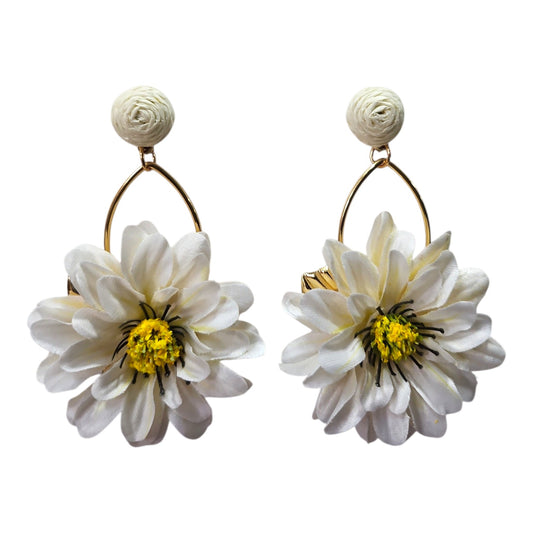 Daisy Hanging from Steel Loop Earring Set (White)