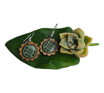 GREEN VINTAGE/SCALLOPED WOOD FRAME EARRINGS (In Wooden Gift Box)