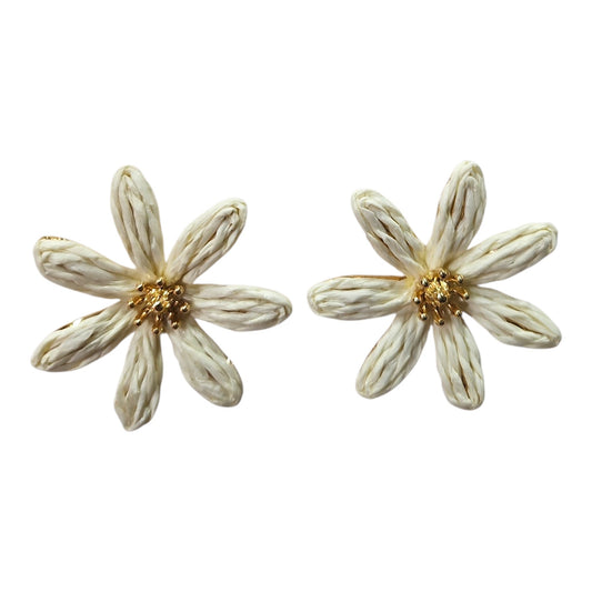 Cream Woven Daisy with Metal Backing Earrings Set