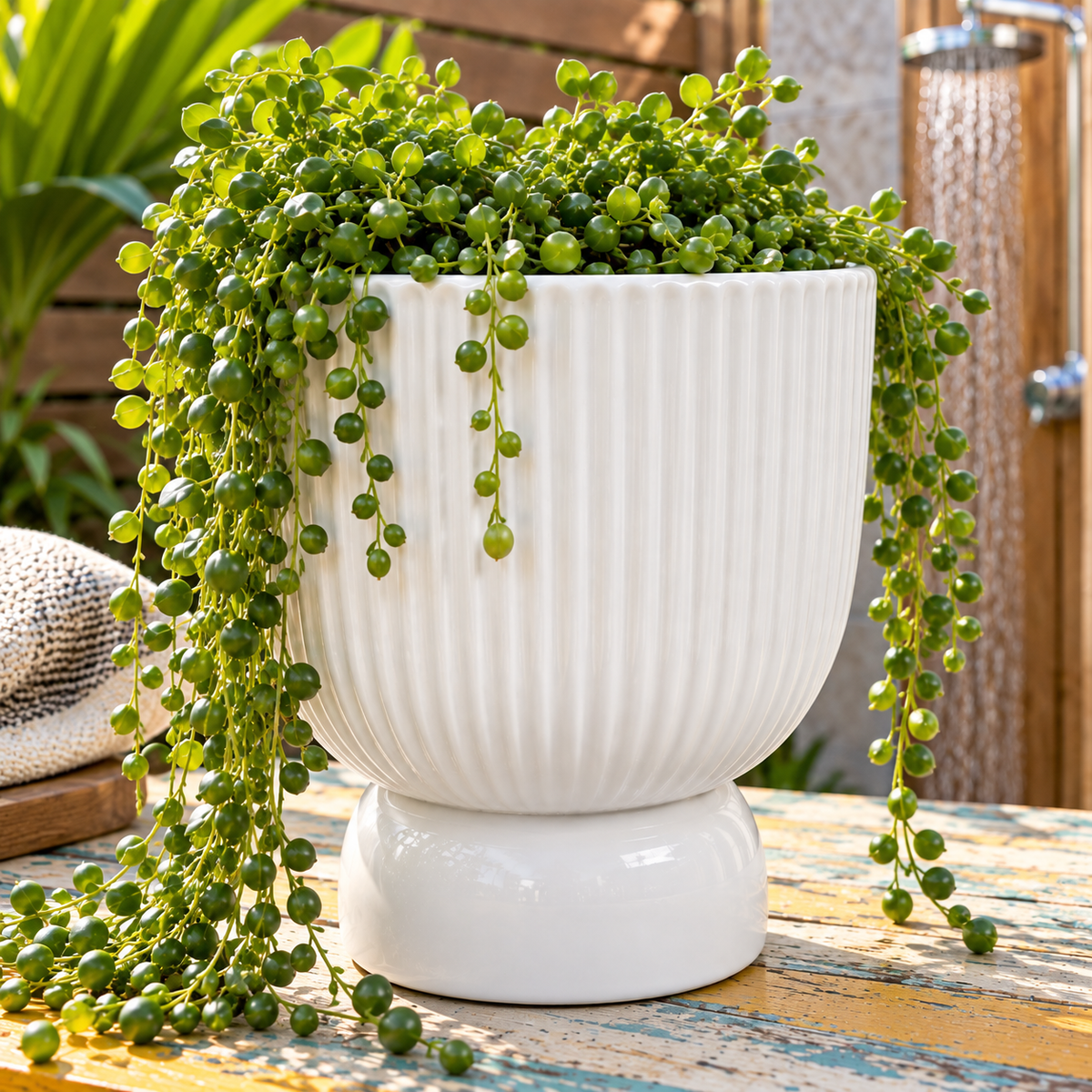 HAPPINESS PEDESTAL PLANTER